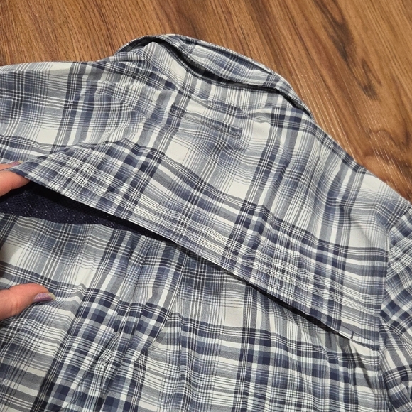 Duluth Trading Co Navy and White Checkered Shirt - Picture 8 of 8